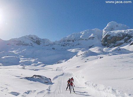 Los 25 kilómetros de la estación de esquí de fondo de Le Somport, en el puerto del mismo nombre que separa Francia y España, se ubican en el Parque Nacional de los Pirineos. 