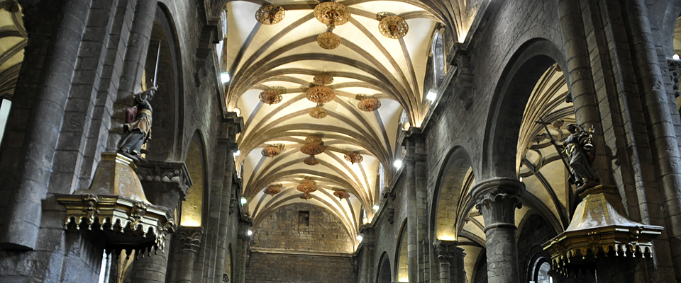 Resultado de imagen de catedral de jaca interior