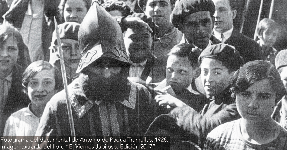 Fotograma del documental de Antonio de Padua Tramullas, 1928. Extraído del libro "El Viernes Jubiloso. Edición 2017"