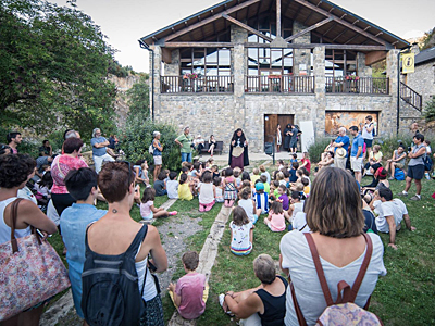 Desde este martes 29 y hasta el próximo domingo 3 de septiembre las “güixas” (bruja en aragonés) y el misterio recuperarán la Cueva de Villanúa durante la tercera edición de la Semana de las Güixas. Un atractivo programa con propuestas para niños y adultos para acercar, al público en general, las cuevas. Leer más