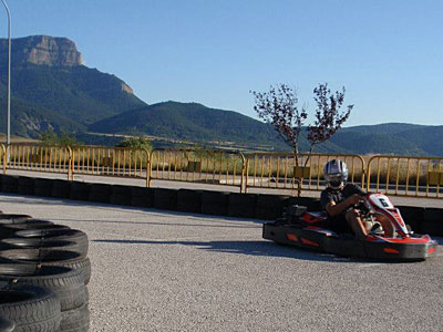 Karting en Jaca: Karts individuales, dobles, junior y carreras