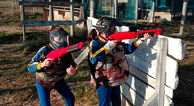 Muy cerca del centro de Jaca encontramos más de 5.000 metros cuadrados dedicados al Paintball, con dos escenarios adaptados para disfrutar de una emocionante experiencia: trincheras, torres, túneles, paredes con puertas… todo lo necesario para simular un escenario de combate. De 7 a 99 años. Leer más 