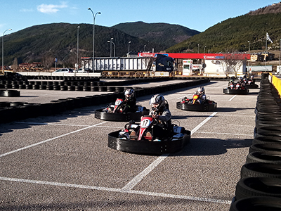 Karting en Jaca: Karts individuales, dobles, junior y carreras