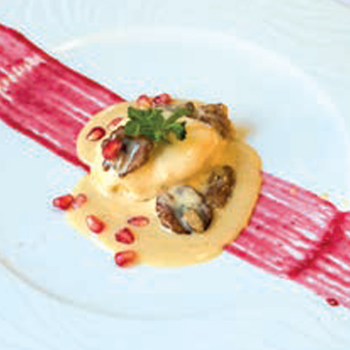 TAPA POSTRE: HOMENAJE A JAVIER
“VA POR TI MAESTRO” •
Biscuit de higos con salsa de nueces
Ingredientes km0