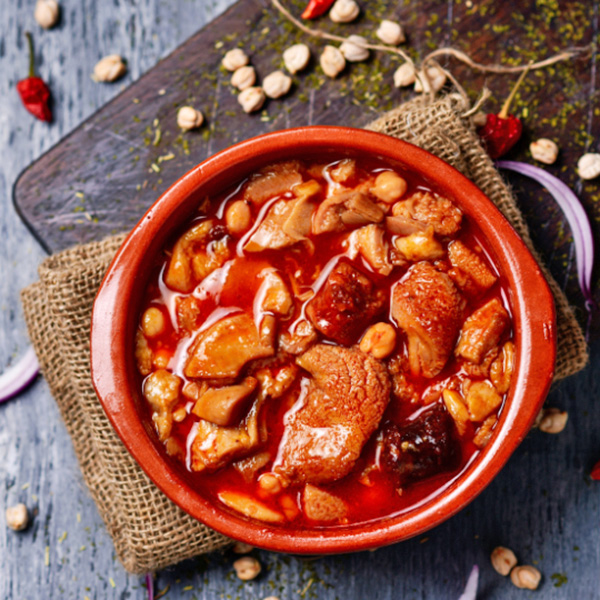 21 bares y restaurantes de Jaca participan en las “Jornadas de la Casquería y Matacía”.