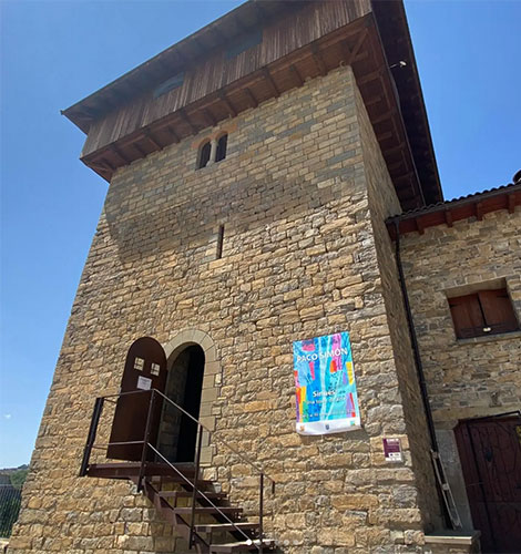 Exposición "Sinués: una torre de arte" de Paco Simón