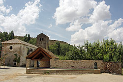 Iglesia y lavadero de Ulle