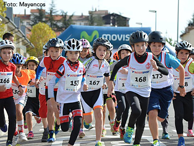 El pasado sábado tuvo lugar en Jaca la XX edición del Trofeo Mayencos de Duatlón Cros, que incluía pruebas para infantiles, cadetes, popular...