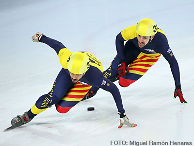 Jaca celebró el primer campeonato de España de Short Track  18/Enero/2016     Organizado por la Federación Española de Deportes de Hielo, este domingo se disputó el primer Campeonato de España de short track, en el Pabellón de Hielo de Jaca, con más de 32 patinadores inscritos y una gran expectación entre los asistentes.