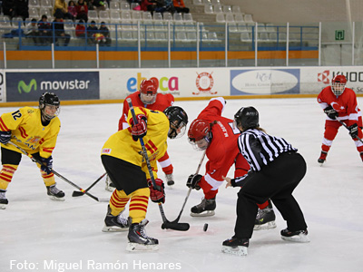 España logra la plata en el mundial femenino de Hockey Hielo de Jaca