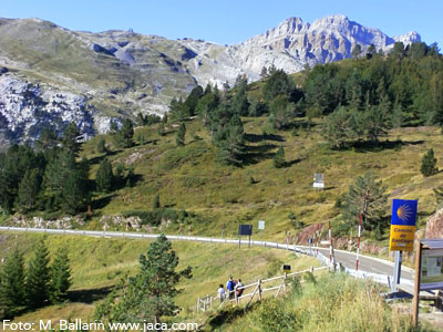 “Jacobaccess”, del que Jaca es jefe de filas, consiste en la creación de una red transfronteriza que haga accesible el Camino de Santiago a todos los ciudadanos, eliminando las barreras que ahora impiden tanto el acceso físico como el intelectual y ampliando el conocimiento sobre la ruta jacobea con una serie de centros de interpretación adaptados.