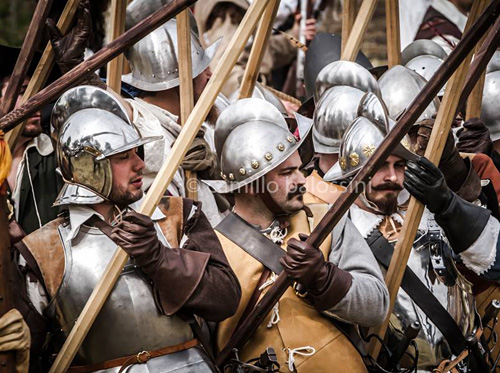 Los tercios fueron la infantería que dominó Europa durante un siglo y medio, precisamente el tiempo histórico en el que se construyó el Castillo de San Pedro o Ciudadela de Jaca por orden de Felipe II. 