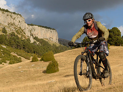 Todo listo para que mañana comience en Villanúa el III Campeonato de España de Enduro BTT, Gran Premio “Caminos de Collarada” con cerca de 200 riders, los mejores de España,