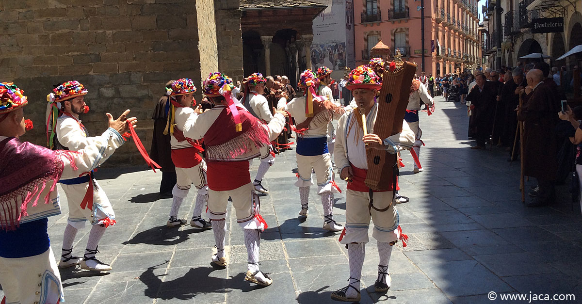 La feria-outlet de material de de esquí y montaña con stock de tiendas y de segunda mano se celebrará del 25 al 27 de noviembre, y contará con la participación de comercios, clubes y estaciones de esquí del Valle del Aragón