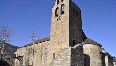 Iglesia parroquial de San Miguel Siglos XII-XIX. Templo original románico.