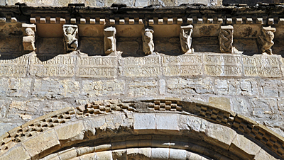 Iglesia de Castiello. Canete frontal