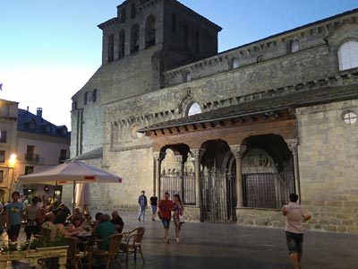 Jaca ciudad: el núcleo de Jaca, qué hacer, dónde comer y dormir...