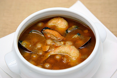 CAZOLETA Garbanzos con marisco