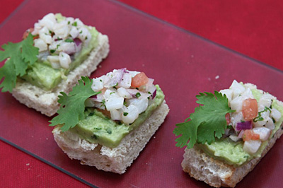 TAPA Hotel Jaqués: Tartar de pez, mantequilla con guacamole en pan de cristal