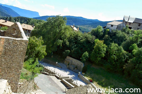 Castiello de Jaca es uno de los puntos principales del Camino de Santiago aragonés.