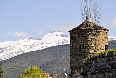 © Pirineum. Ciudadela - Castillo de San Pedro