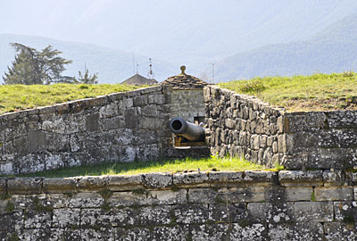 © Pirineum. Ciudadela - Castillo de San Pedro