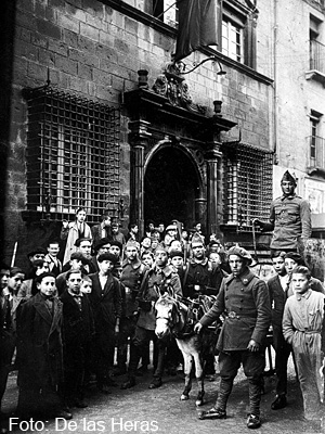 Sublevación de Jaca en la puerta del Ayuntamiento. Foto De las Heras