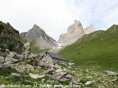 Cabane d'Ansabère y Agujas