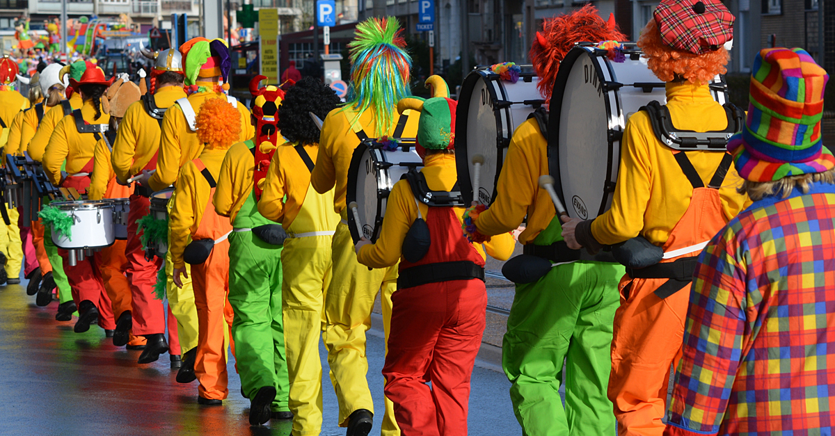 Ya está todo listo para que comiencen las celebraciones de Carnaval en Jaca y su entorno… No solamente disfraces y fiesta en Jaca y las poblaciones del valle, sino también carnaval en las estaciones de esquí, en el espacio faunístico de Borce… ¿te apuntas? Solo necesitas el disfraz, ¡¡la diversión está asegurada!! 