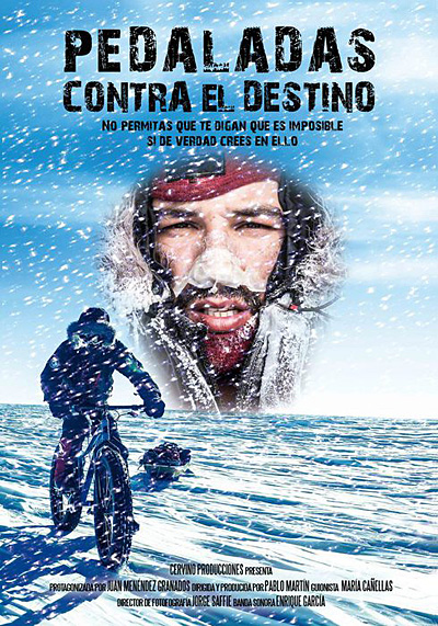 El lunes 3 la película proyectada será "Pedaladas contra el destino" de Pablo Martín García que cuenta la historia del deportista extremo Juan Menéndez Granados, después de una impresionante carrera deportiva pedaleando por los lugares más remotos del planeta, se plantea un reto único hasta ahora no conseguido por nadie: ser la primera persona en pedalear hasta el Polo Sur. 