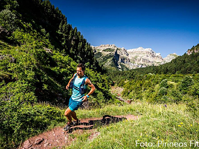 El maratón encorsetó 2.700 metros de desnivel en sus 41 kilómetros, 1.700 para sus poco más de 21 kilómetros en la media. Avisó Varela de que muchos se iban a acordar de él tras cruzar la meta, y así fue. Para bien. Satisfechos los runner con el bello recorrido propuesto,  aunque alguno dijo que hasta aquí había llegado. Hoy se verá si está en la  de Canfranc donde se incorpora al pelotón uno de los corredores más sólidos, el local Raul Criado.