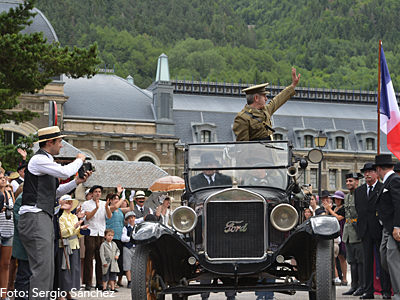 Canfranc regresa este martes a 1928  14/07/2017. Jaca   El próximo martes 18 de julio, Canfranc revivirá la inauguración de la Estación Internacional en la cuarta edición de su recreación histórica que contará con la participación de la Banda Municipal de Jaca, coches históricos, la comitiva con la presencia de las autoridades y un numeroso grupo de recreacionistas.