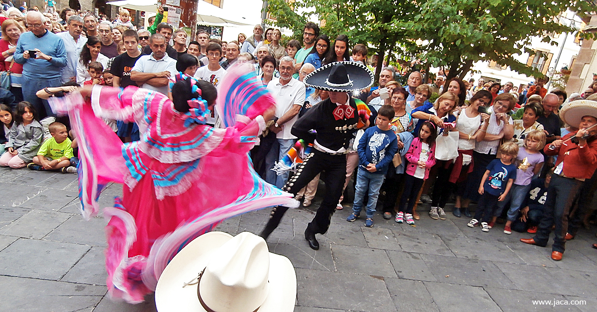 El inicio de la 49 edición del Festival Folklórico de los Pirineos está cada vez más cerca. Durante la primera semana de agosto, 21 grupos de 16 países participarán en la fiesta del folclore mundial. 