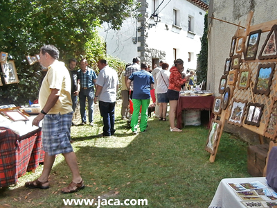 Villanúa celebra este fin de semana su Feria de Arte y Artesanía  05/08/2017. Jaca   El sábado y el domingo la población se convertirá en un mercado con la celebración de la XIV Feria de Arte y Artesanía. Un evento que reune a un gran número de artesanos, artistas y productores gastronómicos, que se distribuirán por las plazas y calles principales del casco antiguo. 