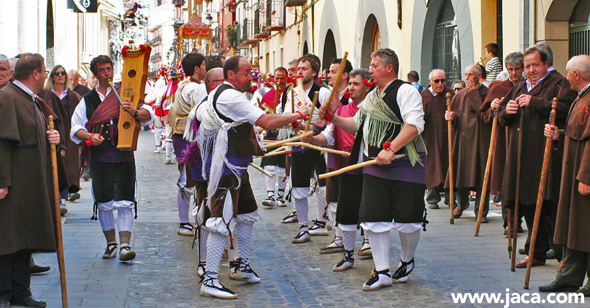 Con motivo de la festividad de la patrona de los músicos, las asociaciones musicales de Jaca han preparado, para el próximo fin de semana, diversos conciertos y actividades que incluirán el homenaje anual a un ente o asociación, que en 2017 recaerá en los “Danzantes de Santa Orosia” por su aportación musical a la ciudad.