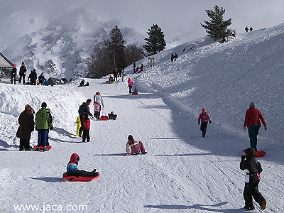 Nieve, patrimonio, montaña, cultura y tradiciones son algunos de los ingredientes de la Semana Santa en la Jacetania. Además de las estaciones de esquí y centros invernales, Jaca y su entorno nos ofrecen un sinfín de propuestas para todos: turismo en pareja, con amigos o con niños, gastronomía con sus tapas y pintxos, misterio, leyendas... Leer más