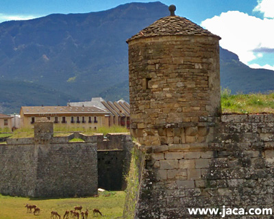 Animado puente de mayo en Jaca y la Jacetania