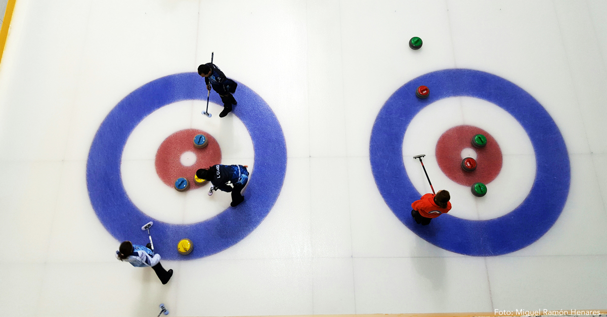 La tercera edición de la Liga Española y de la Copa España, disputada en Jaca este fin de semana, ha supuesto el campeonato de liga para el Curling Jaca y la Copa España para el Txuri Berri