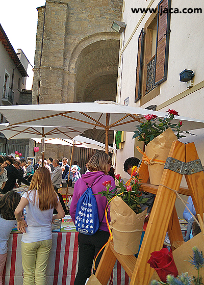 La Jacetania se prepara para celebrar San Jorge con un buen número de actividades en el Día de Aragón y del libro. Villanúa será la más madrugadora, pero también podremos acudir a Jaca, Canfranc, Bailo… 