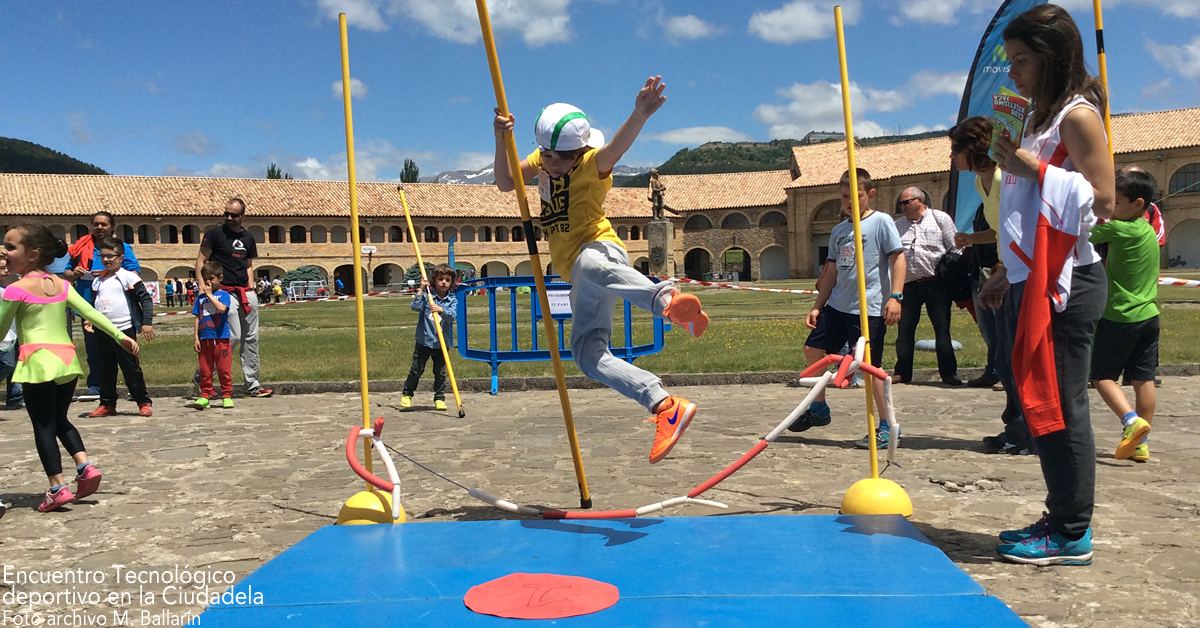 El sábado 26 de mayo, de 11 a 14h en el Pabellón de Hielo de Jaca (trasladado por previsión de lluvia), se celebrará el IV Encuentro Deportivo Tecnológico de la Jacetania que contará con la participación de 17 clubes y asociaciones deportivas.