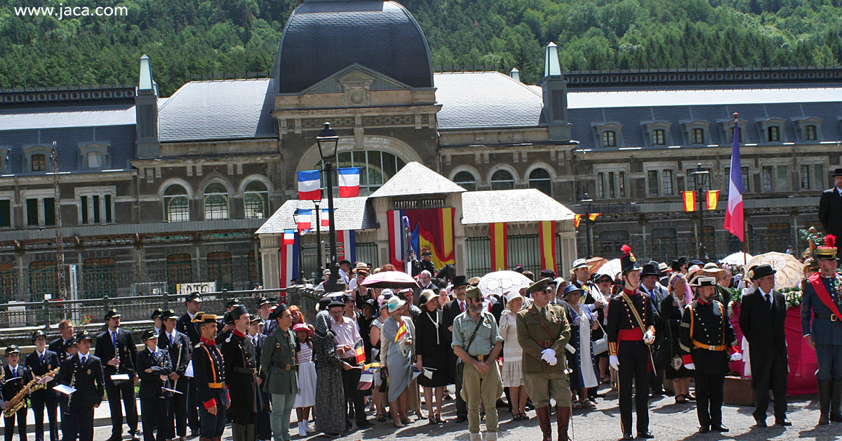 Canfranc vuelve a 1928 para recrear la inauguración de su estación