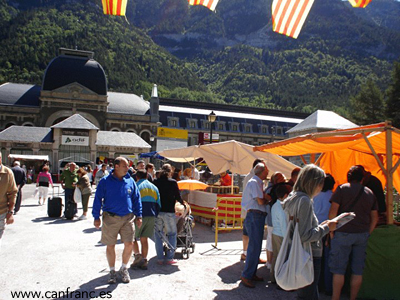 Los productos del territorio son los protagonistas de esta feria, consolidada ya en el calendario anual, que se instala en el entorno de la Estación internacional.