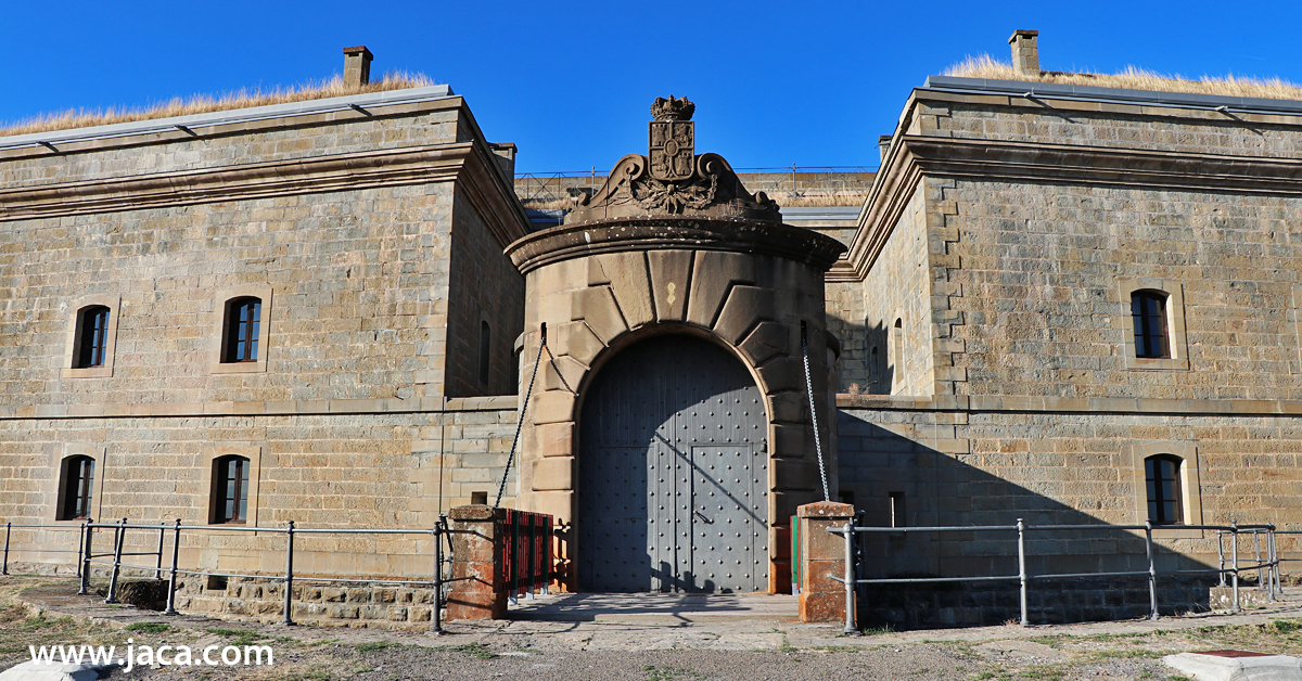 La experiencia piloto, que se inicia este fin de semana y proseguirá durante los fines de semana de octubre y el día del Pilar, es el primer paso para la recuperación del fuerte como centro de ocio familiar y espacio público, tras los últimos trabajos realizados en cubiertas e interior.