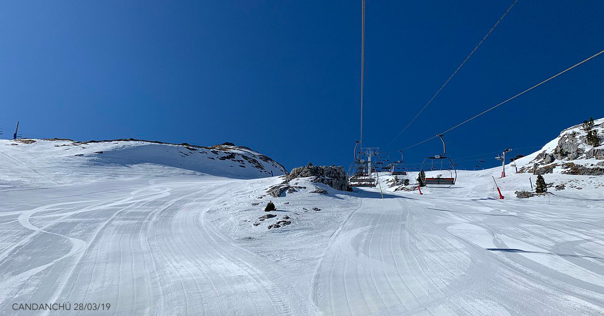 Aunque las estaciones de esquí del Valle del Aragón han reducido su horario, de 8.30 a 15 horas, con la última subida a las 14.45 h, siguen disfrutando de entre 40-170 cm de espesores y abrirán 81 pistas en conjunto.