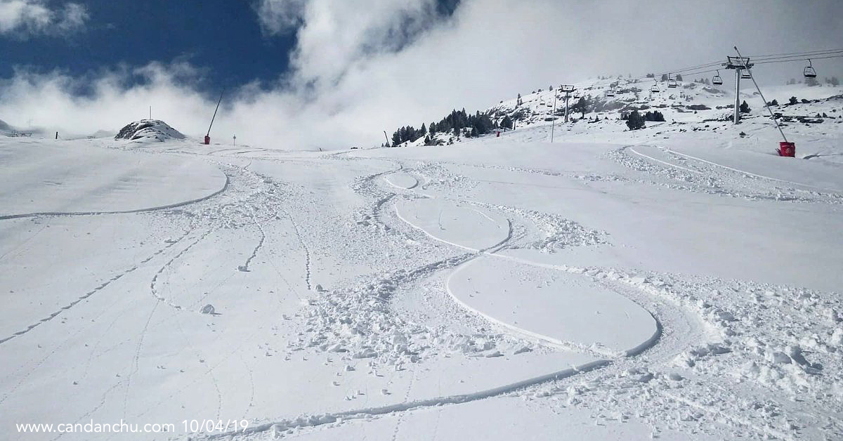 A pesar de que la temporada de esquí tuvo un arranque tardío, los amantes de los deportes de nieve podrán disfrutar esta Semana Santa con los buenos espesores tras las nevadas de la última semaan.