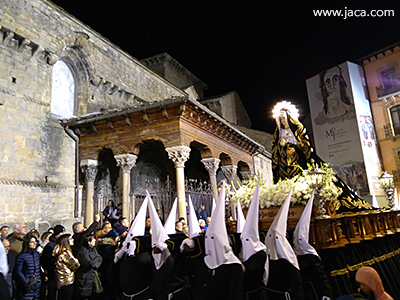 La Junta de Cofradías de Semana Santa de Jaca, órgano en el que están representadas las 9 cofradías de nuestra ciudad, reunido en sesión extraordinaria con motivo de la especial situación sanitaria que vive nuestro país por la propagación del Covid-19, ha acordado SUSPENDER todos los actos previstos. 