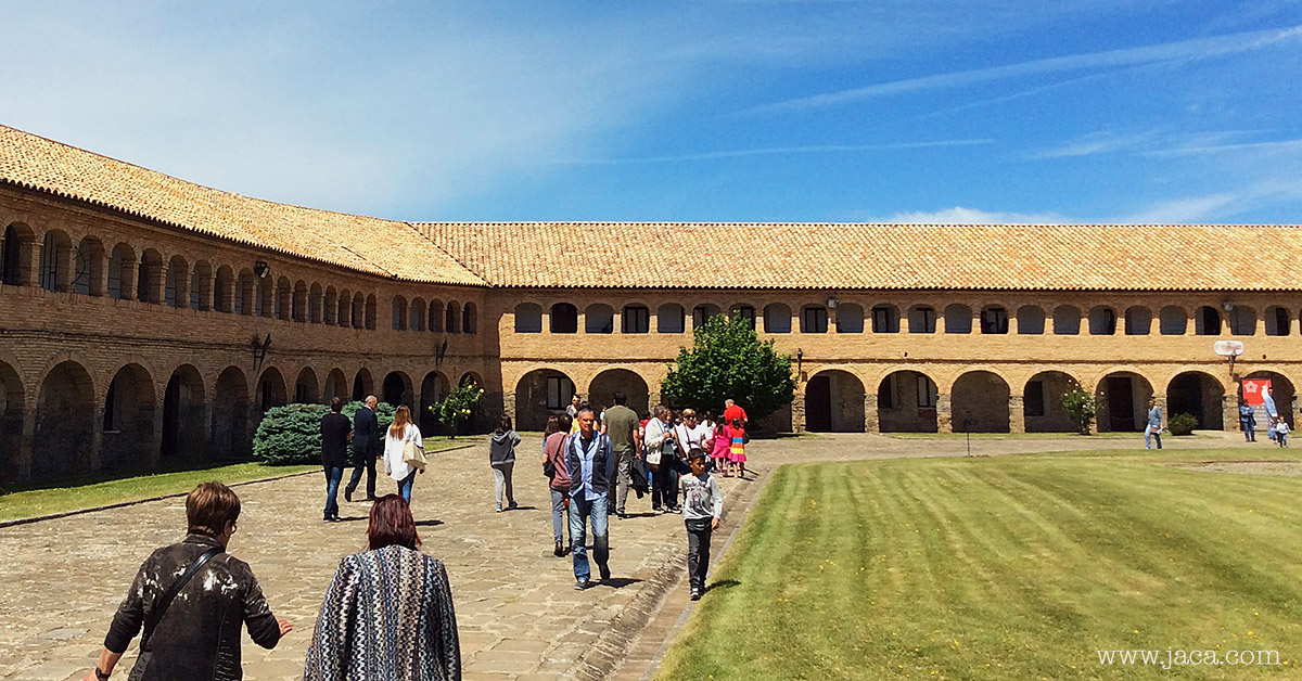 Este fin de semana los museos de todo el mundo celebran su Día internacional que en 2019 gira en torno a «Los museos como ejes culturales: El futuro de la tradición». En la Jacetania y Alto Gállego también podremos disfrutar de actividades especiales y entrada gratuita a varios de nuestros centros expositivos.