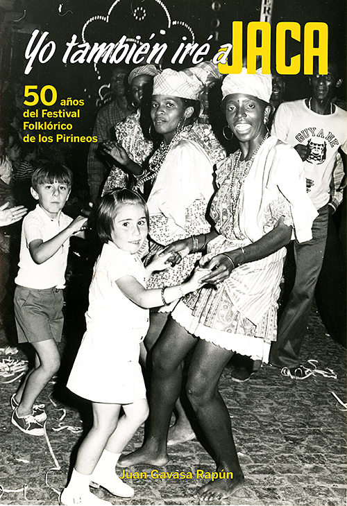 La portada muestra una simpática imagen del Festival de 1973 realizada por Foto Barrio y perteneciente al archivo de El Pirineo Aragonés. El libro saldrá a la calle en las semanas previas a la celebración de la 50 edición del Festival.