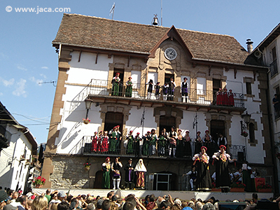 A la celebración del Día del Traje ansotano, que tendrá lugar el 25 de agosto, se unen las actividades previstas para los próximos días: conferencias, exposiciones, música y más…