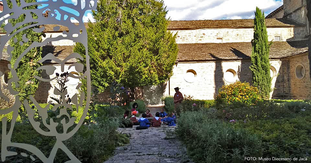 Como en veranos anteriores, el Museo Diocesano de Jaca en colaboración con el Excmo. Ayuntamiento de Jaca quiere ofrecer durante el mes de agosto diferentes actividades y talleres para niños y niñas de entre 6 y 12 años.